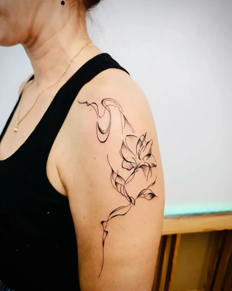 Tatouage fine line à Mèze
